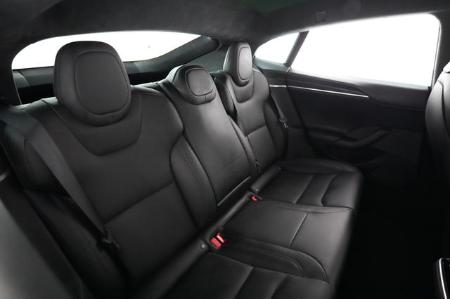 2022 Tesla Model S — photo 4 of 21