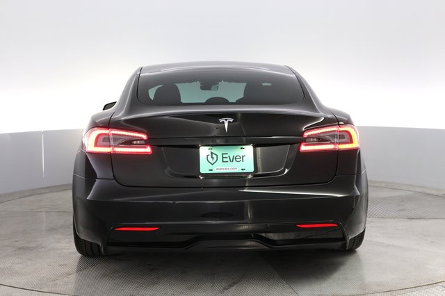 2022 Tesla Model S — photo 12 of 21