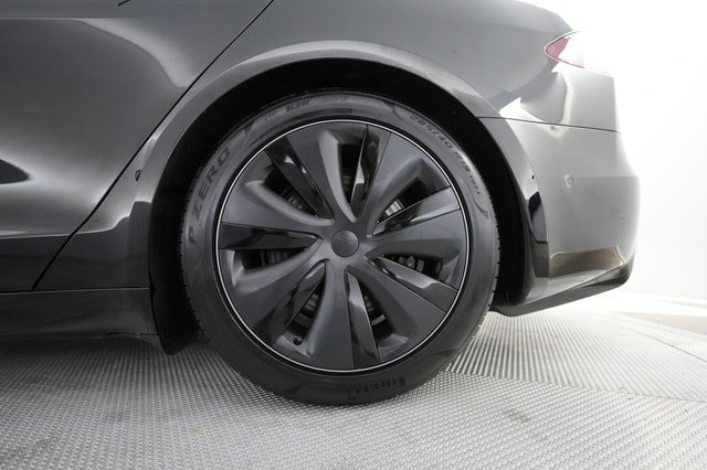 2022 Tesla Model S — photo 7 of 21