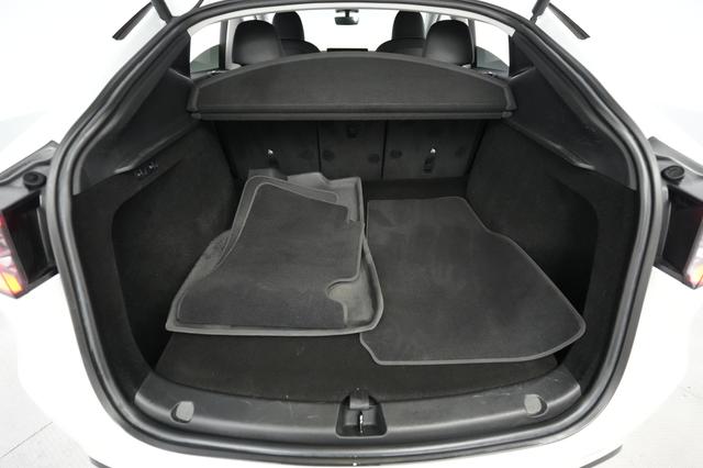 2023 Tesla Model Y — photo 6 of 24