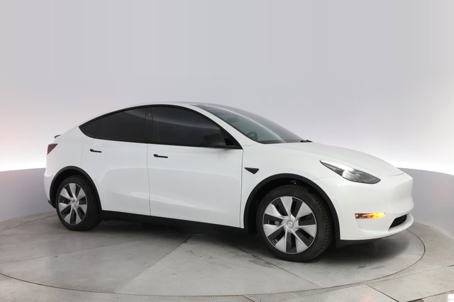2023 Tesla Model Y — photo 11 of 24