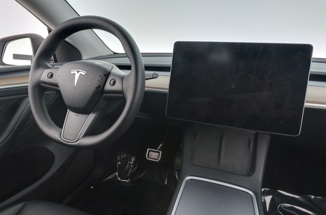 2023 Tesla Model Y — photo 20 of 24