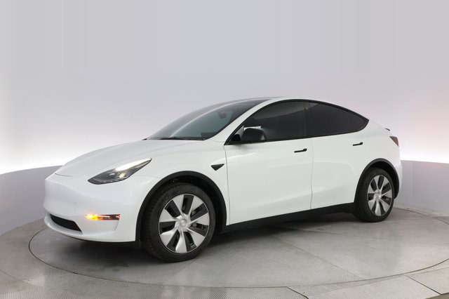 2023 Tesla Model Y — photo 14 of 24