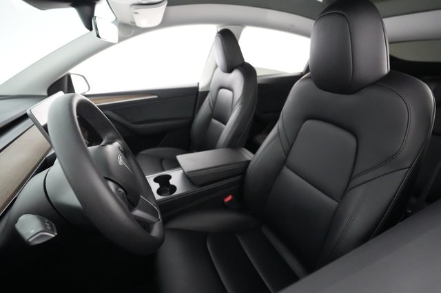 2023 Tesla Model Y — photo 3 of 24
