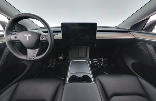2023 Tesla Model Y — photo 21 of 24