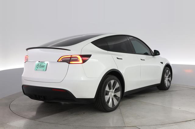 2023 Tesla Model Y — photo 2 of 24