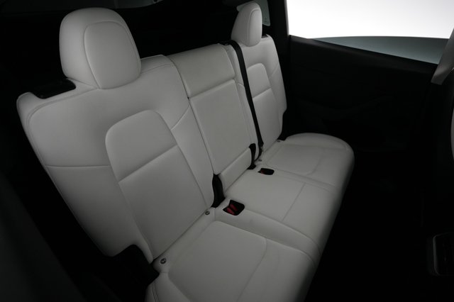 2023 Tesla Model Y — photo 4 of 22