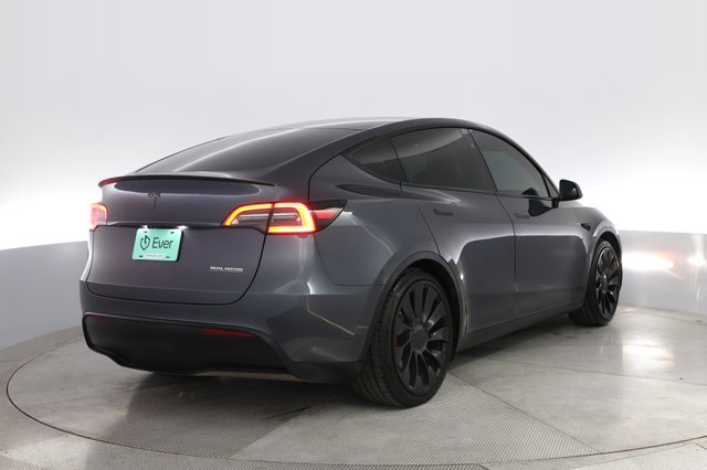 2023 Tesla Model Y — photo 2 of 22