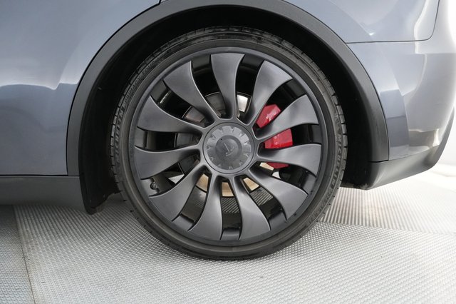 2023 Tesla Model Y — photo 17 of 22