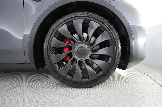 2023 Tesla Model Y — photo 16 of 22