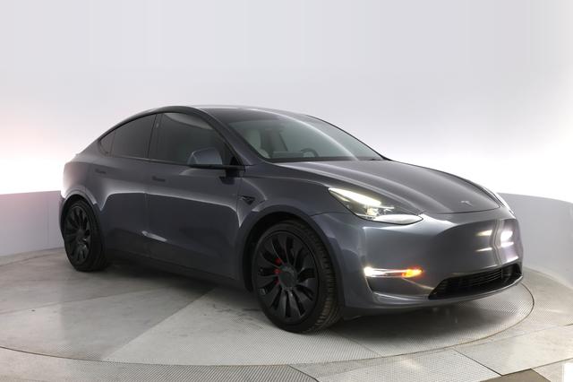 2023 Tesla Model Y — photo 10 of 22