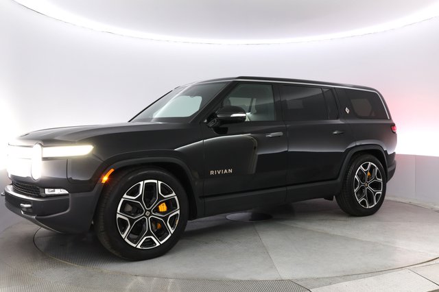 2024 Rivian R1S — photo 14 of 22