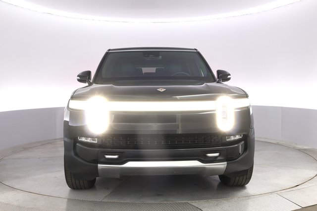 2024 Rivian R1S — photo 9 of 22
