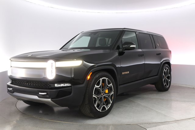 2024 Rivian R1S — VIN 7PDSGABA3RN030697