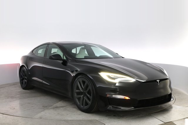 2022 Tesla Model S — photo 10 of 21