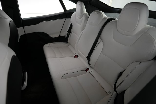 2022 Tesla Model S — photo 18 of 21