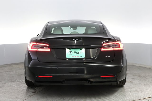 2022 Tesla Model S — photo 12 of 21