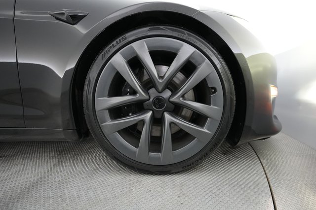 2022 Tesla Model S — photo 17 of 21