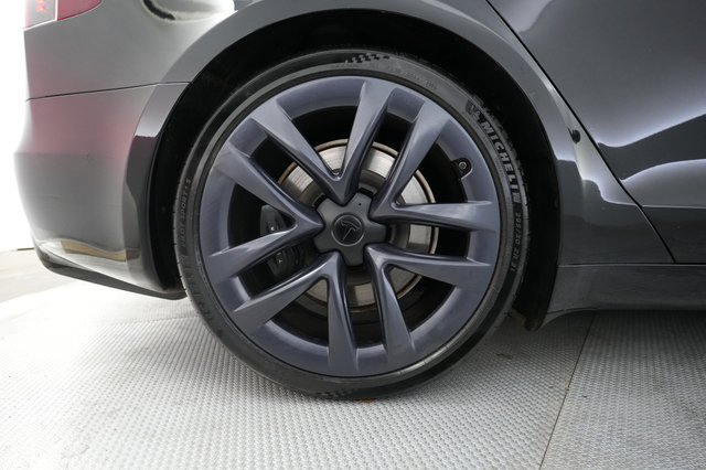 2022 Tesla Model S — photo 16 of 21