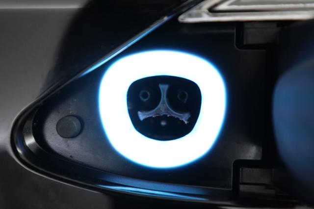 2022 Tesla Model S — photo 8 of 21