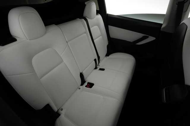 2022 Tesla Model Y — photo 4 of 22