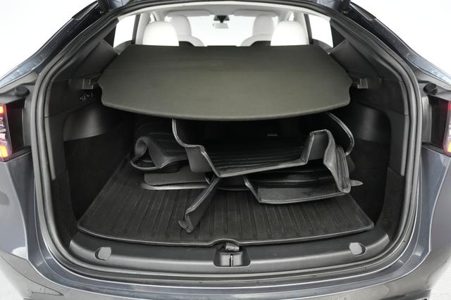 2022 Tesla Model Y — photo 6 of 22