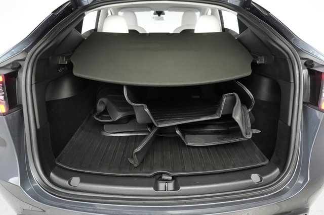 2022 Tesla Model Y — photo 6 of 22
