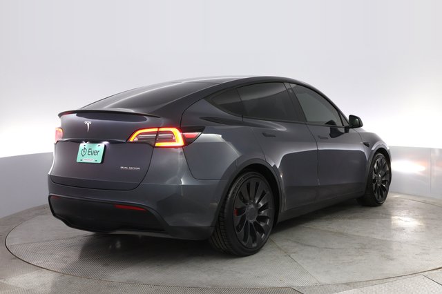 2022 Tesla Model Y — photo 2 of 22