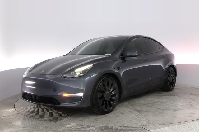 2022 Tesla Model Y — VIN 7SAYGDEF0NF389172
