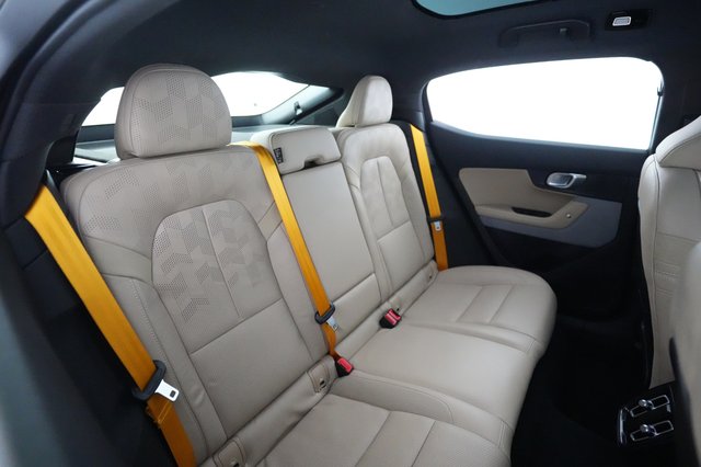 2022 Polestar 2 — photo 4 of 23