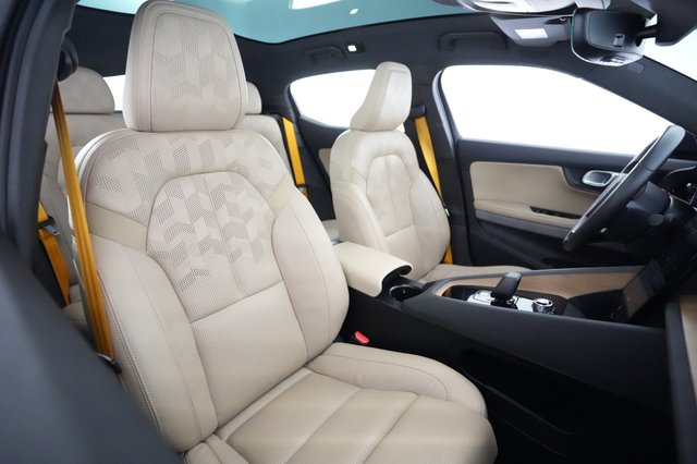 2022 Polestar 2 — photo 18 of 23