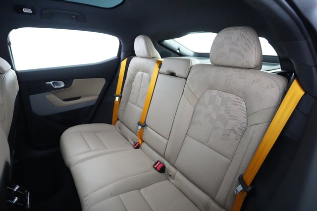 2022 Polestar 2 — photo 19 of 23