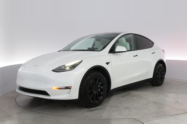 2023 Tesla Model Y — VIN 7SAYGDEEXPF866930