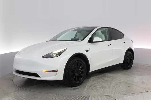 2023 Tesla Model Y — VIN 7SAYGDEEXPF866930
