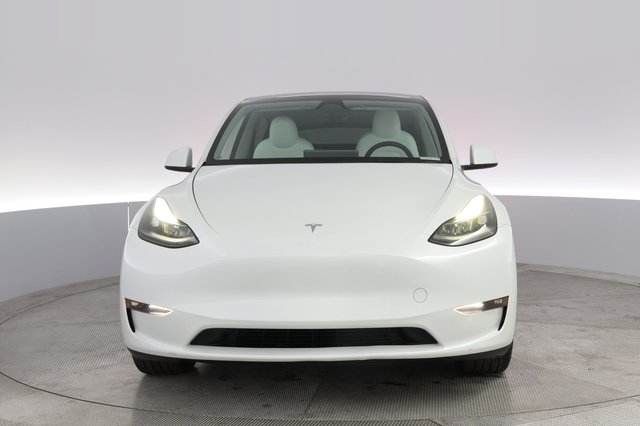 2023 Tesla Model Y — photo 9 of 22