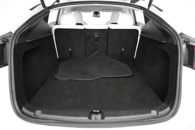 2023 Tesla Model Y — photo 6 of 22