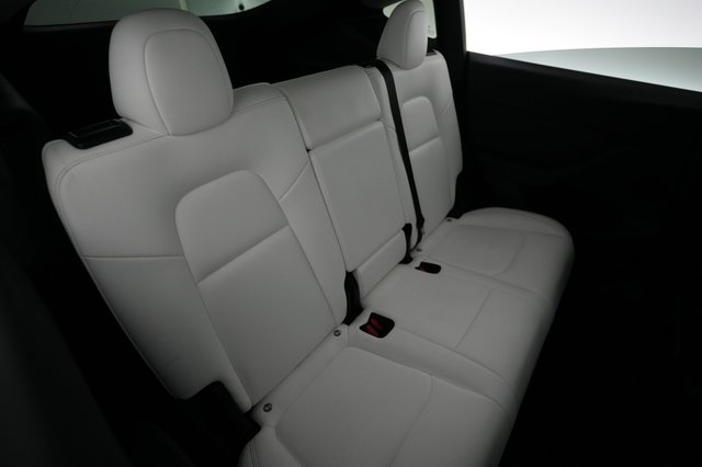 2023 Tesla Model Y — photo 4 of 22