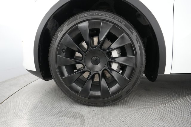 2023 Tesla Model Y — photo 15 of 22