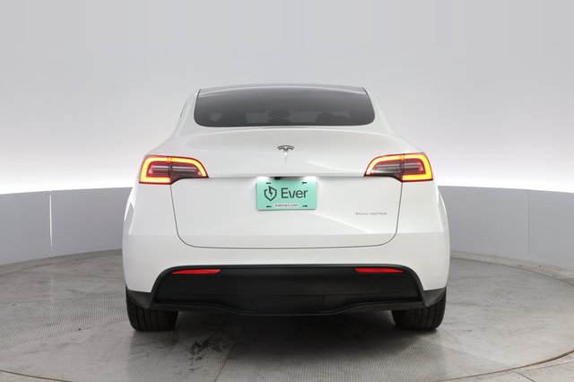 2023 Tesla Model Y — photo 12 of 22
