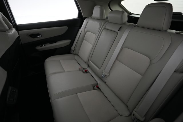 2023 Nissan Ariya — photo 18 of 20