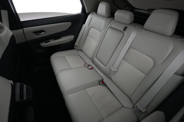 2023 Nissan Ariya — photo 18 of 21