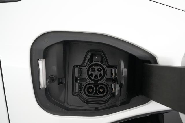 2023 Nissan Ariya — photo 8 of 21