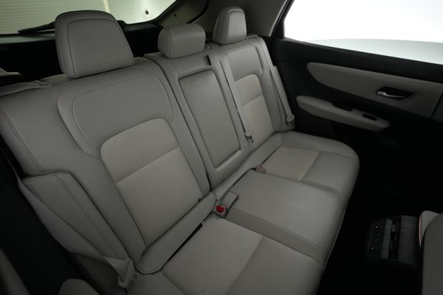 2023 Nissan Ariya — photo 4 of 21