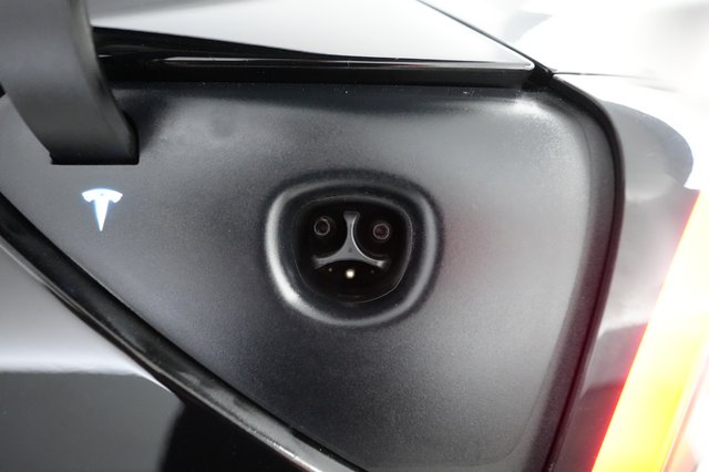 2024 Tesla Model 3 — photo 8 of 21