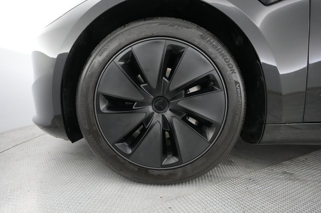 2024 Tesla Model 3 — photo 17 of 21