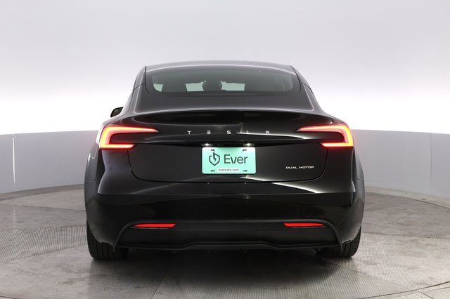 2024 Tesla Model 3 — photo 12 of 21