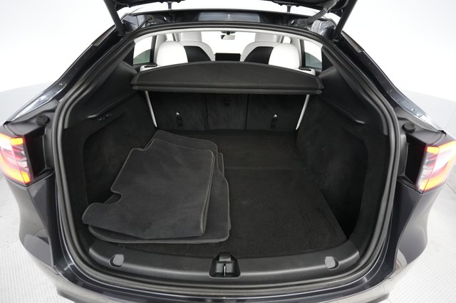 2024 Tesla Model Y — photo 6 of 26