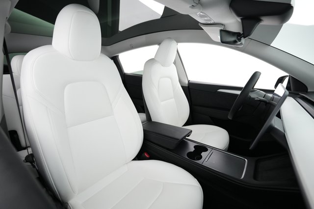 2024 Tesla Model Y — photo 19 of 26