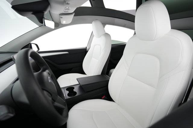 2024 Tesla Model Y — photo 3 of 26