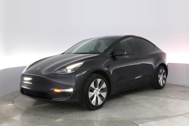 2024 Tesla Model Y — VIN 7SAYGDEE2RF993187